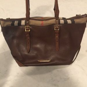 Burberry Salisbury purse